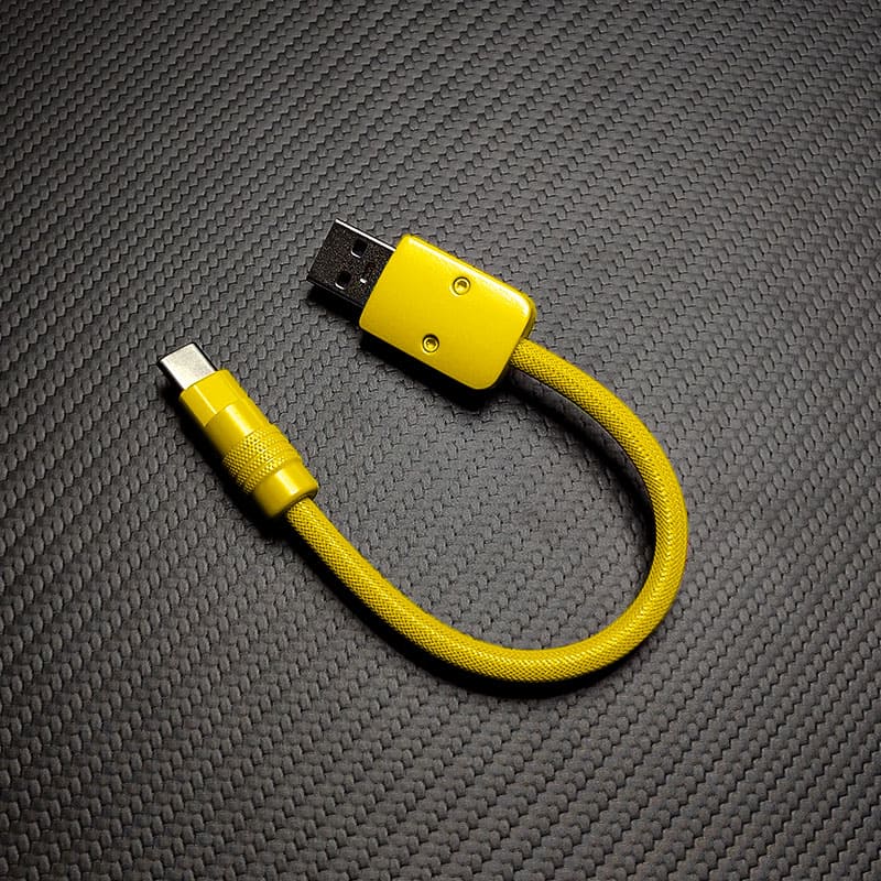 "Monochrome Chubby" Power Bank Friendly Cable