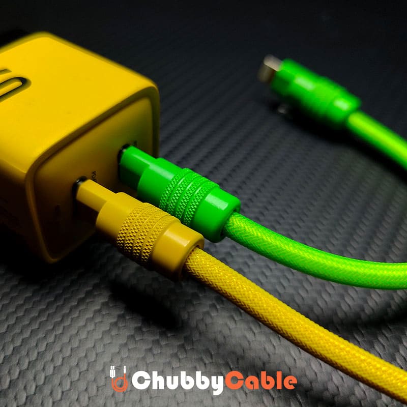 "Monochrome Chubby" Power Bank Friendly Cable